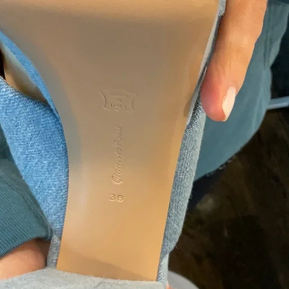 Gianvito Rossi Sheridan Mule - Picture 11 of 11